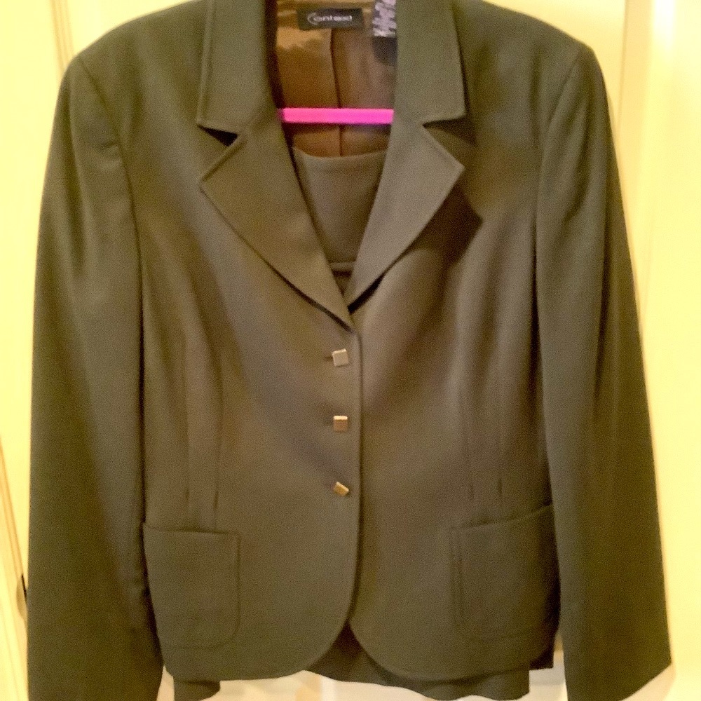 Suit 2 piece green/grayLike new beautiful suit jacket/skirt